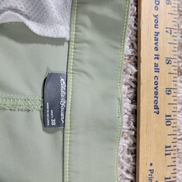 Eddie Bauer Shorts Mens 38 Green Chino Hiking Camp Stretch Outdoors - Picture 3 of 8